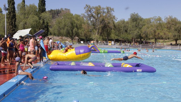 imagen Clásico del verano: nadarán en la UNCUYO por una causa solidaria