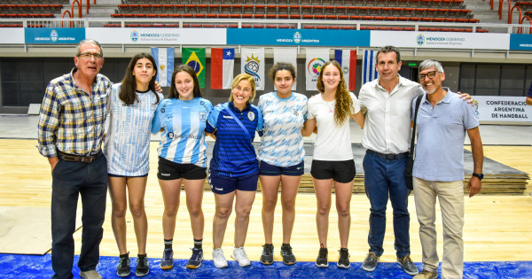 Arrancó el sudamericano de Balonmano que tiene a la UNCUYO como sede y