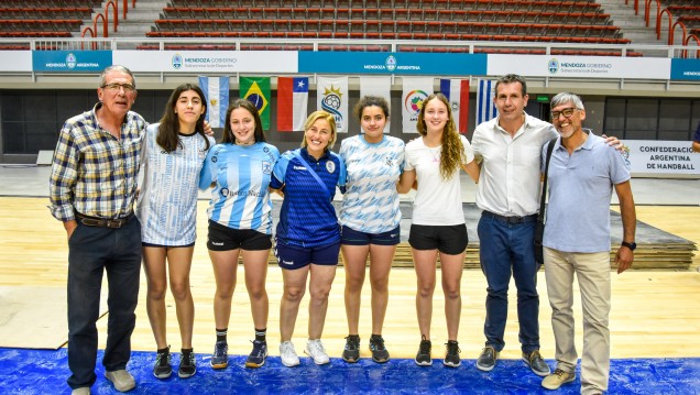 imagen Arrancó el sudamericano de Balonmano que tiene a la UNCUYO como sede y jugadoras en la selección nacional