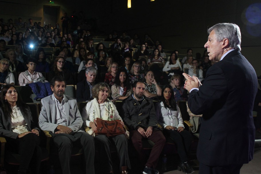 imagen López Rosetti promueve la educación y las emociones saludables en la UNCuyo