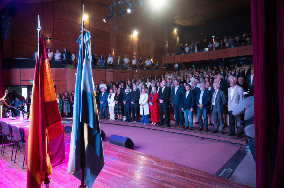 imagen Joan Manuel Serrat se convirtió en Doctor Honoris Causa de la UNCUYO