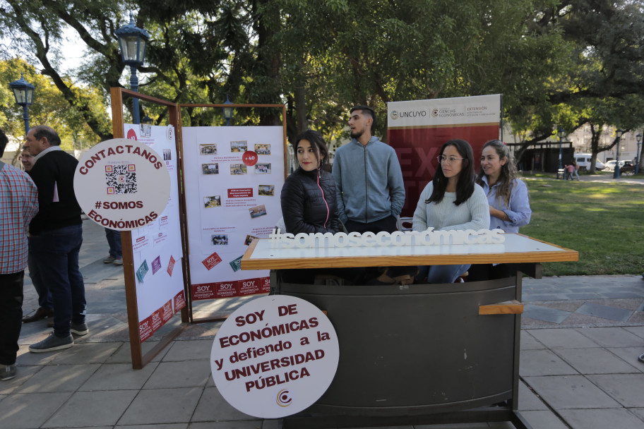 imagen Contundente marcha de la UNCUYO: Más de 40.000 personas se manifestaron por la universidad pública