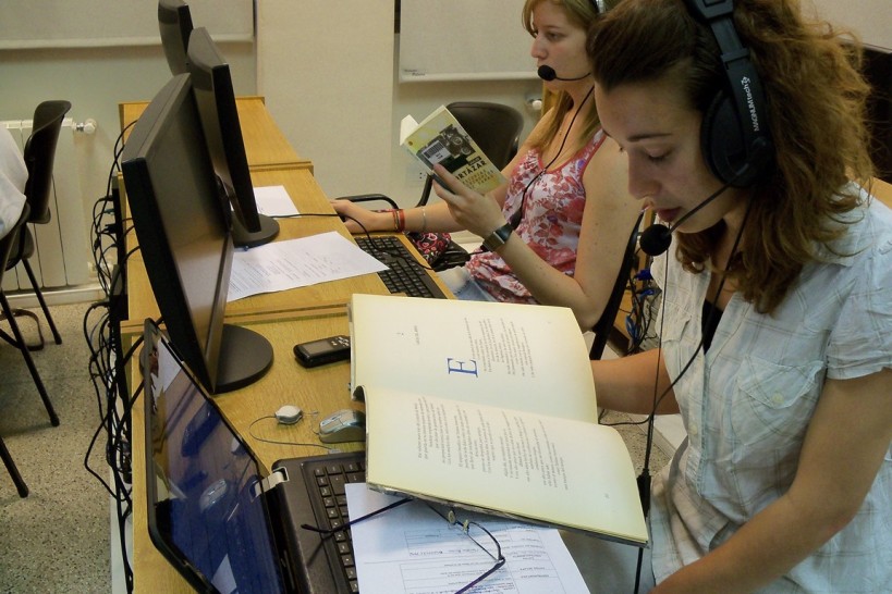 imagen Bibliotecas mendocinas recibirán nuevos audiolibros de literatura