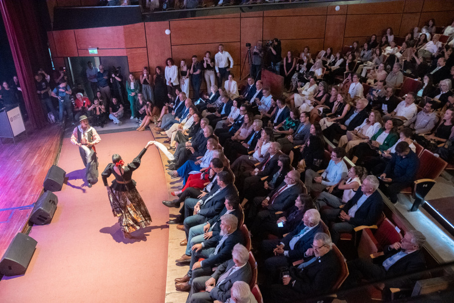 imagen Joan Manuel Serrat se convirtió en Doctor Honoris Causa de la UNCUYO
