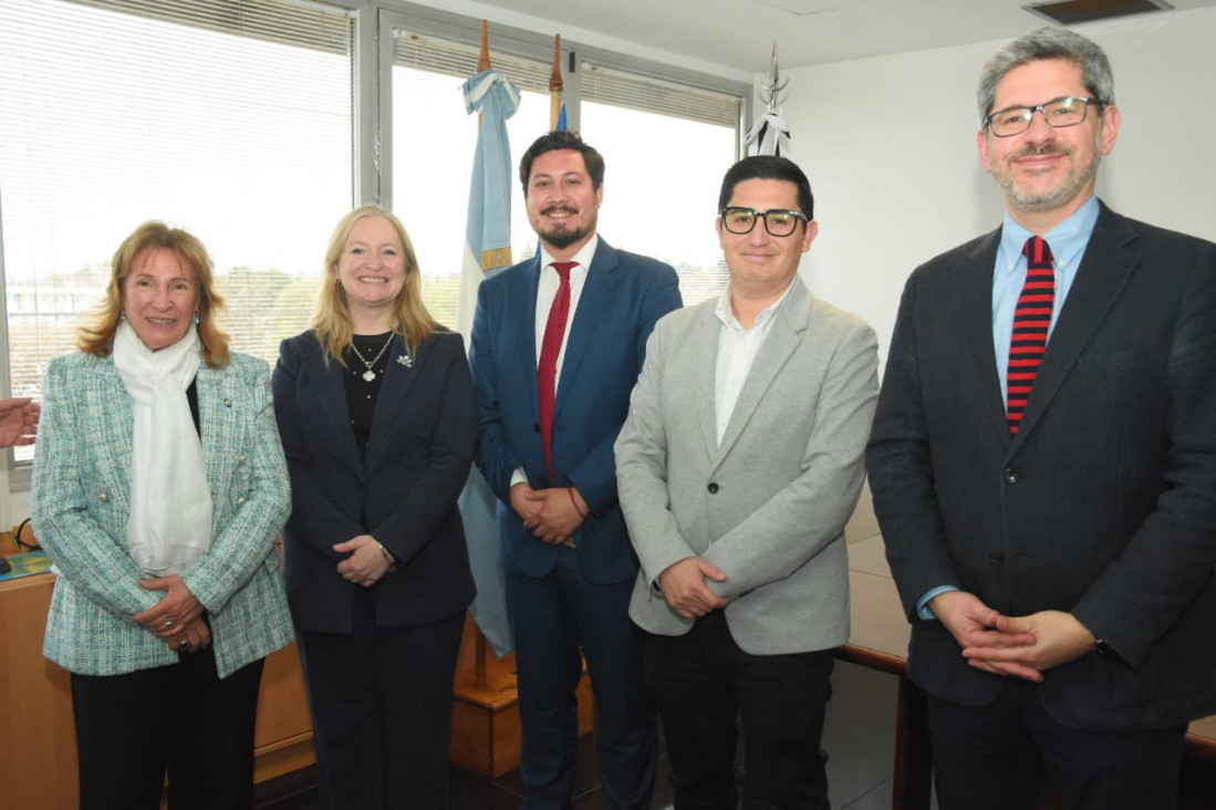 imagen Innovación pública y transformación digital: funcionarios de Chile visitaron la UNCUYO