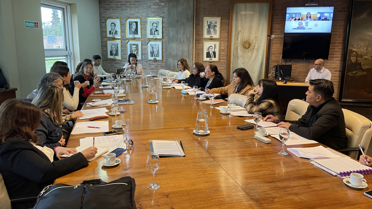 imagen La UNCUYO comenzó a delinear su política académica