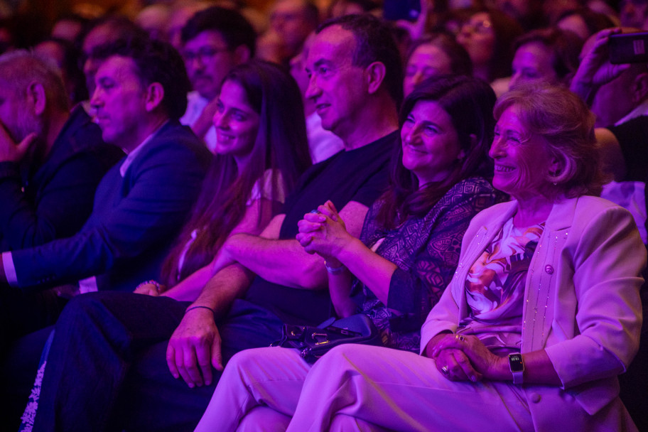 imagen Serrat se despidió de Mendoza cantando para su público