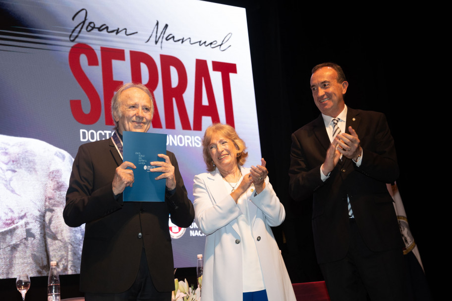 imagen Joan Manuel Serrat se convirtió en Doctor Honoris Causa de la UNCUYO