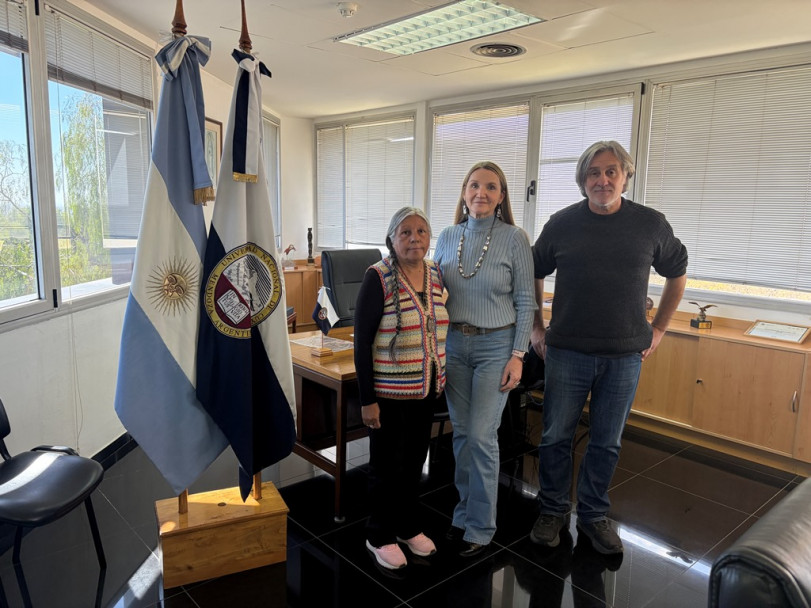 imagen Rectora de la UNCUYO recibió a referentes de la comunidad huarpe de Uspallata