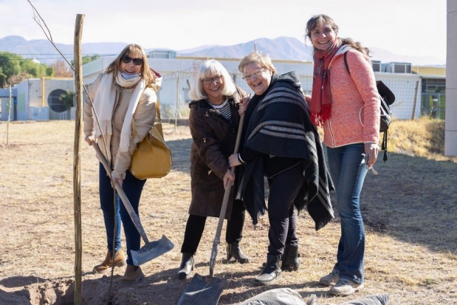 imagen Veinticinco árboles autóctonos recordarán los primeros 25 años de la Facultad de Educación