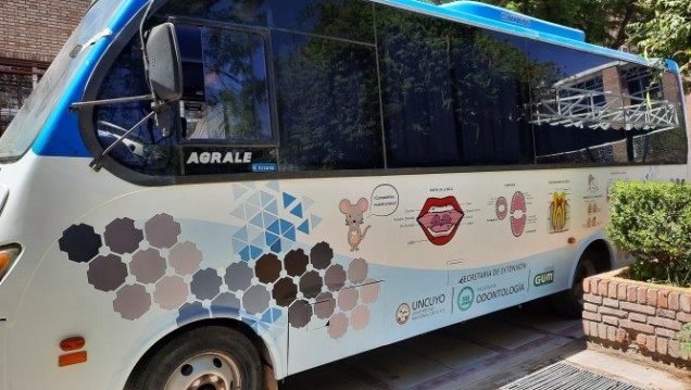 imagen Con un Mini Bus renovado impulsan el cuidado y la salud bucodental