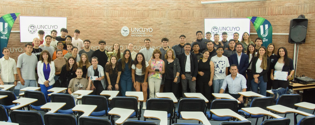 imagen Ciencias Económicas alzó la copa Challenger del Interfacultades