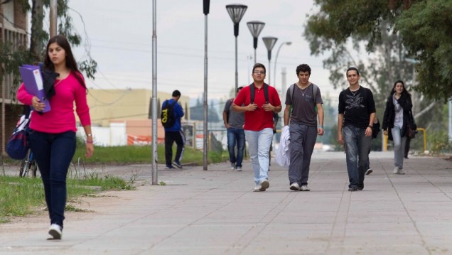 imagen Inscriben a sanrafaelinos para estudiar Derecho en la UNCuyo