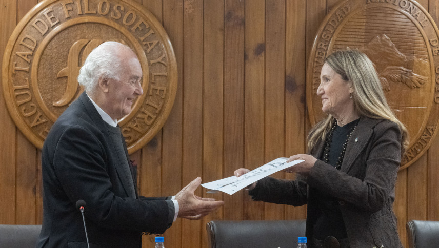 imagen que ilustra noticia Hugo Francisco Bauzá es Doctor Honoris Causa de la UNCUYO