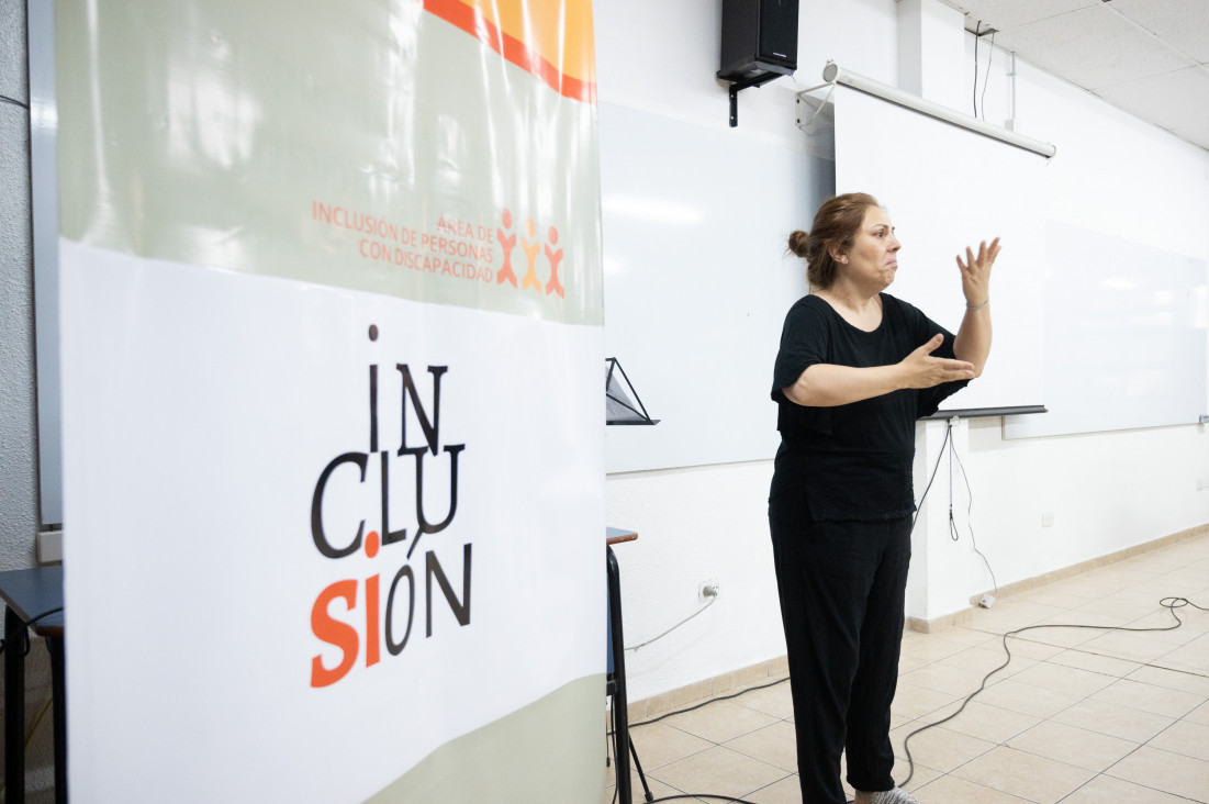 imagen La UNCUYO inscribe a sus cursos anuales de Lengua de Señas Argentina