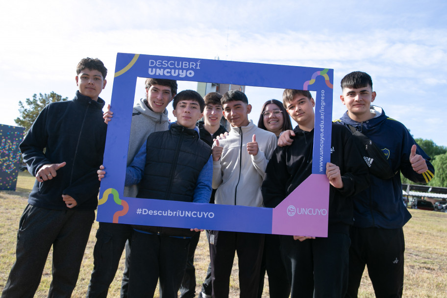 imagen Con la primera visita de escuelas al campus se lanzó el programa "Descubrí UNCUYO" 