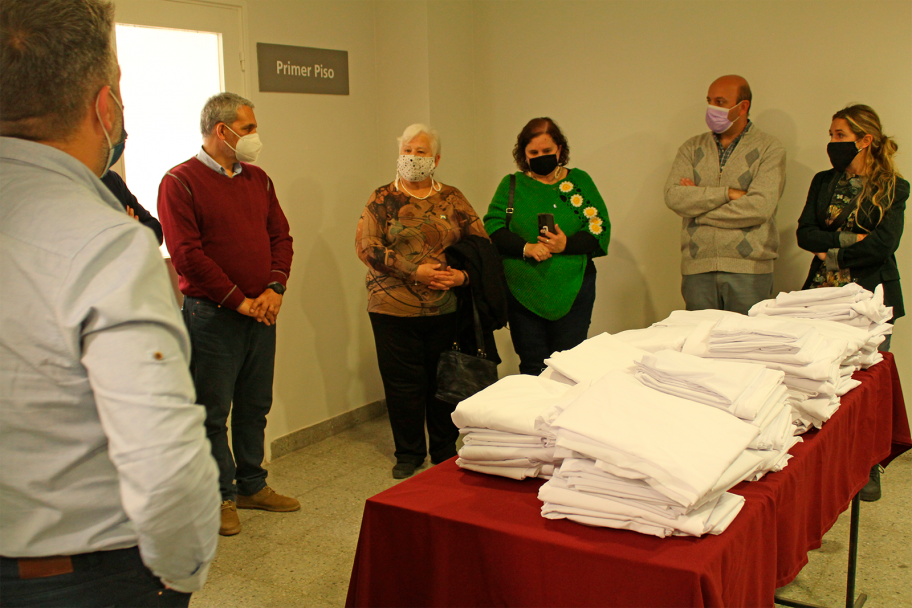 imagen Entregaron ropa de cama para el Hospital Universitario