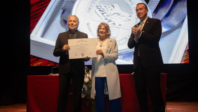 imagen Joan Manuel Serrat se convirtió en Doctor Honoris Causa de la UNCUYO