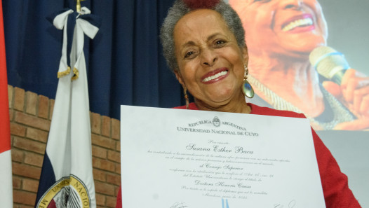 imagen La artista peruana Susana Baca es doctora Honoris Causa de la UNCUYO