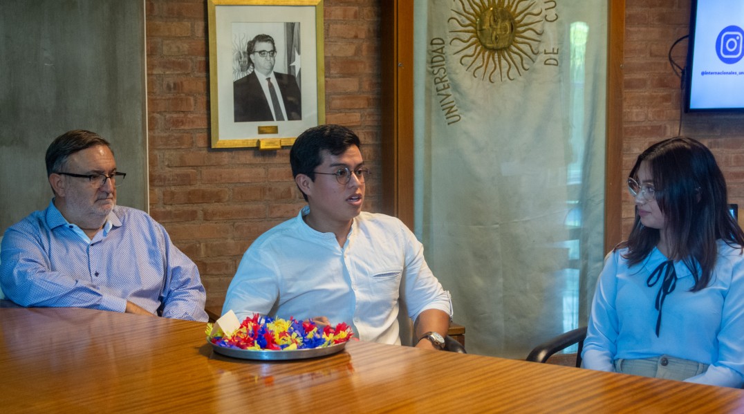 imagen La embajadora de Ecuador visitó la UNCUYO para fortalecer lazos 