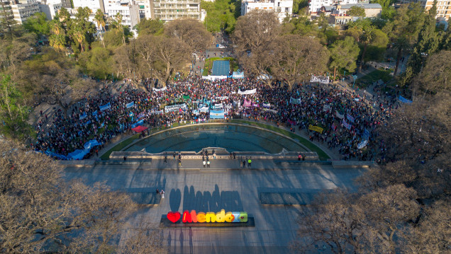 imagen La UNCUYO vuelve a marchar en defensa de la universidad pública