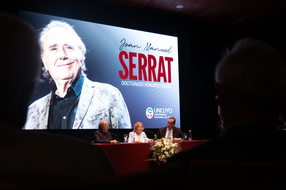imagen Joan Manuel Serrat se convirtió en Doctor Honoris Causa de la UNCUYO