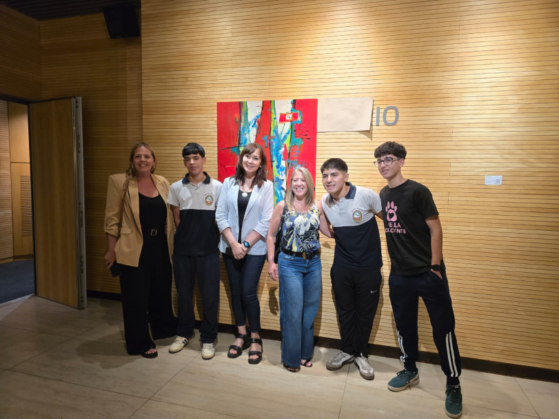 imagen Distinguieron proyecto de estudiantes de la UNCUYO que ayuda a adoptar animales