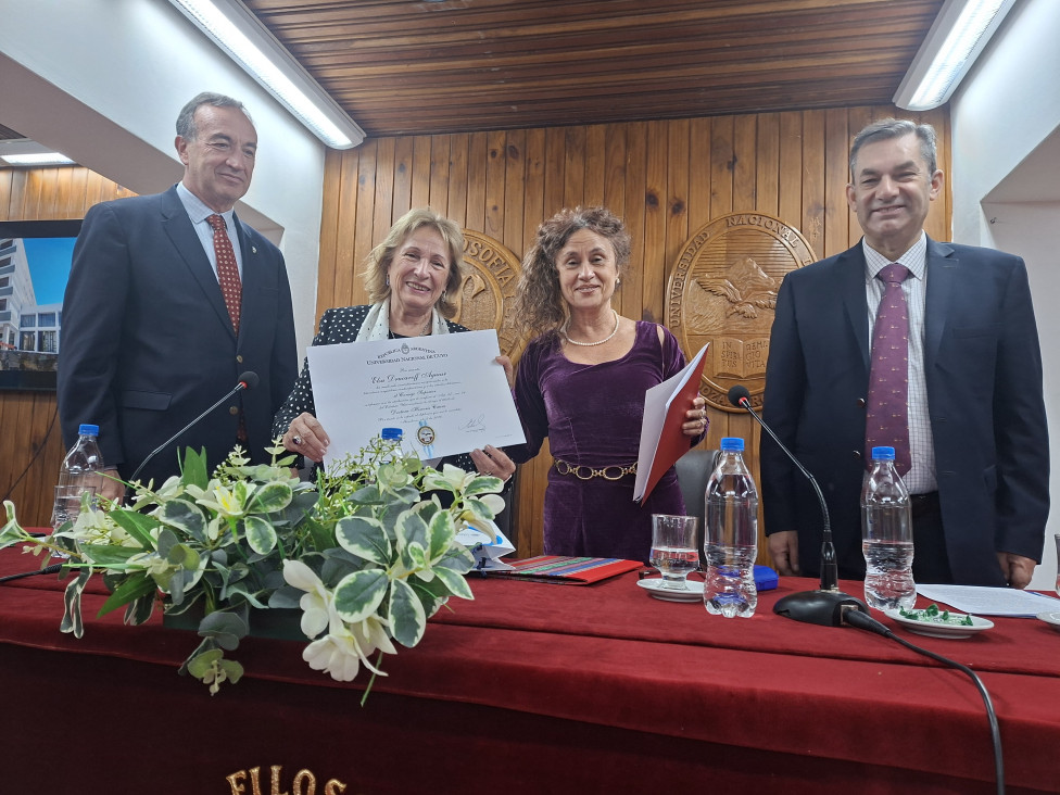 imagen La escritora Elsa Drucaroff es la nueva Doctora Honoris Causa de la UNCUYO