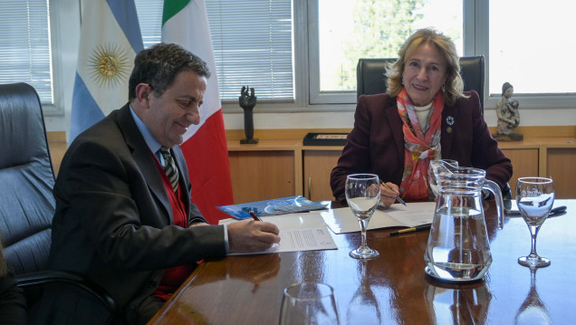 imagen Acuerdo entre la UNCUYO y el Consulado de Italia para proyectos conjuntos 