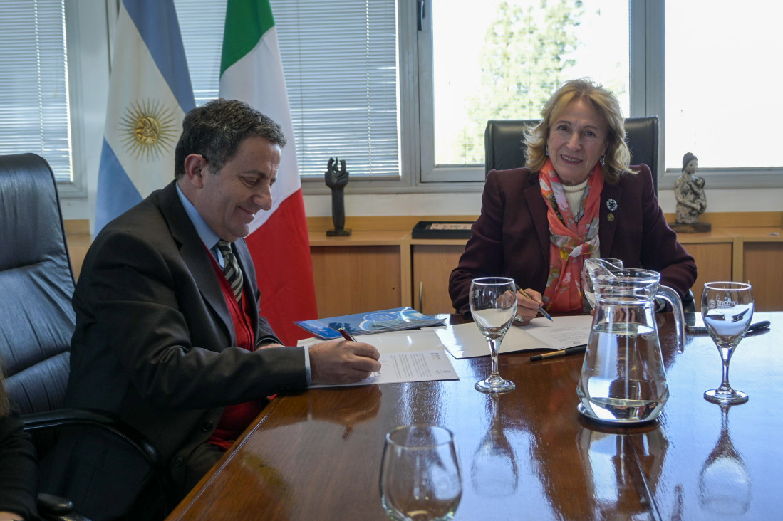 imagen Acuerdo entre la UNCUYO y el Consulado de Italia para proyectos conjuntos 
