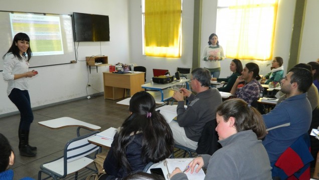 imagen Docentes aprenden estrategias para vincular ciencia y sociedad 