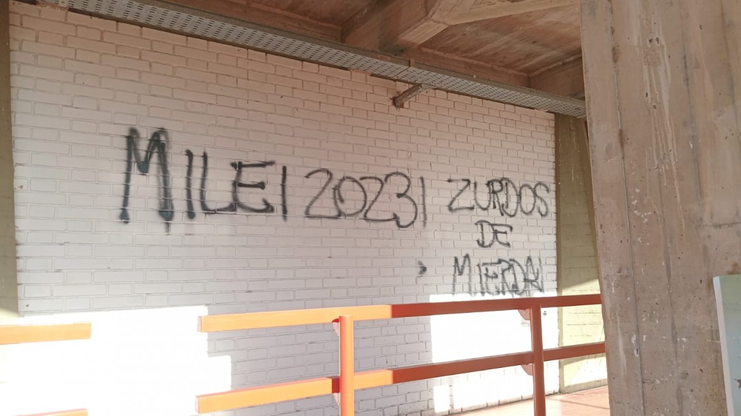 imagen La UNCUYO repudió las pintadas con amenazas en edificios del predio