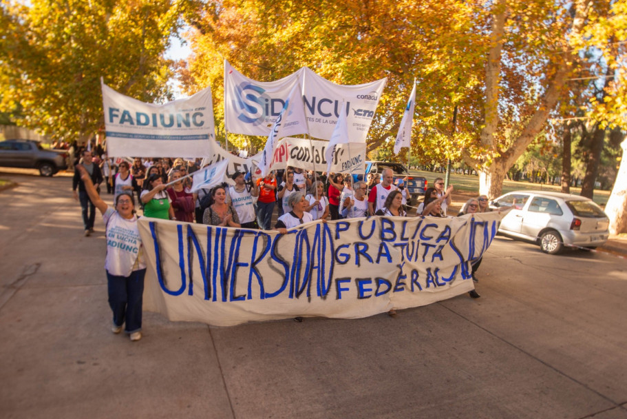imagen Mendoza marchó por el cumplimiento de la Ley de Financiamiento Universitario