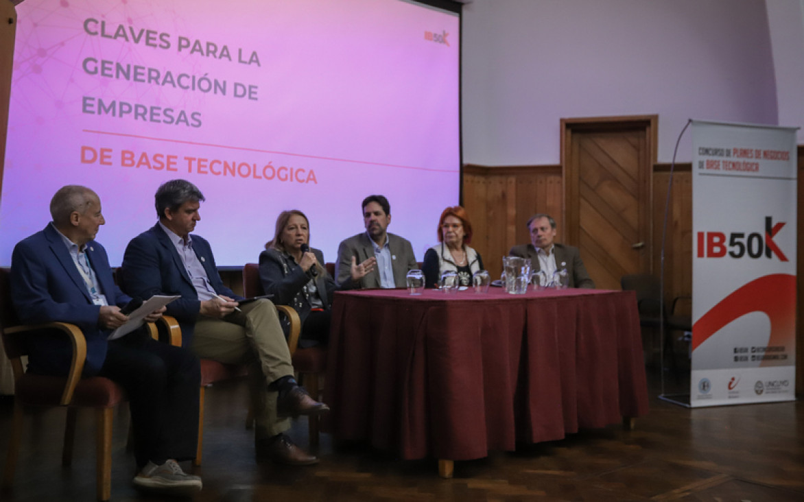 imagen Construir empresas desde la ciencia: el Balseiro organiza una charla para emprendedores