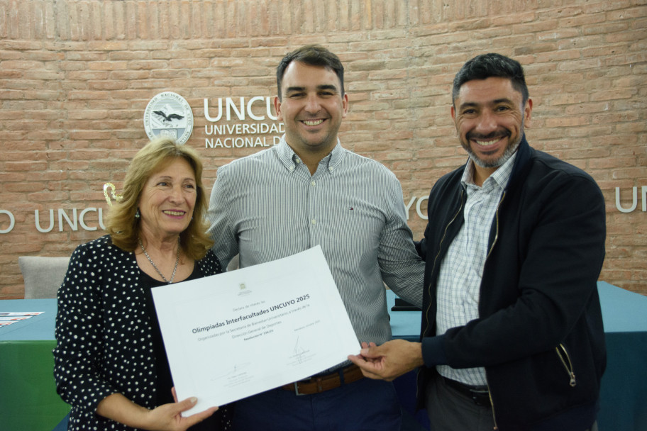 imagen Ciencias Económicas alzó la copa Challenger del Interfacultades