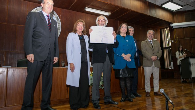 imagen Honoris Causa: Santiago Kovadloff ya forma parte de la UNCUYO