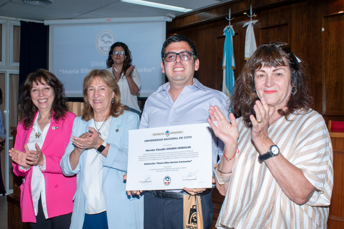 imagen Estudiantes y graduados de la UNCUYO recibieron la distinción Farmache