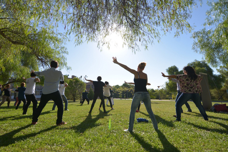 imagen Estudiantes y empleados practicaron Tai Chi 