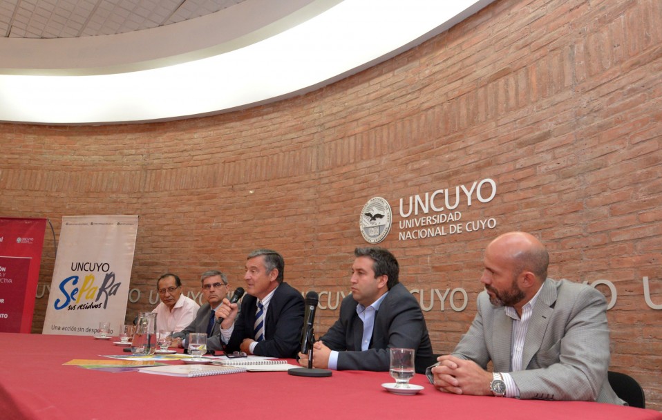 imagen La Universidad separa y recicla sus residuos 