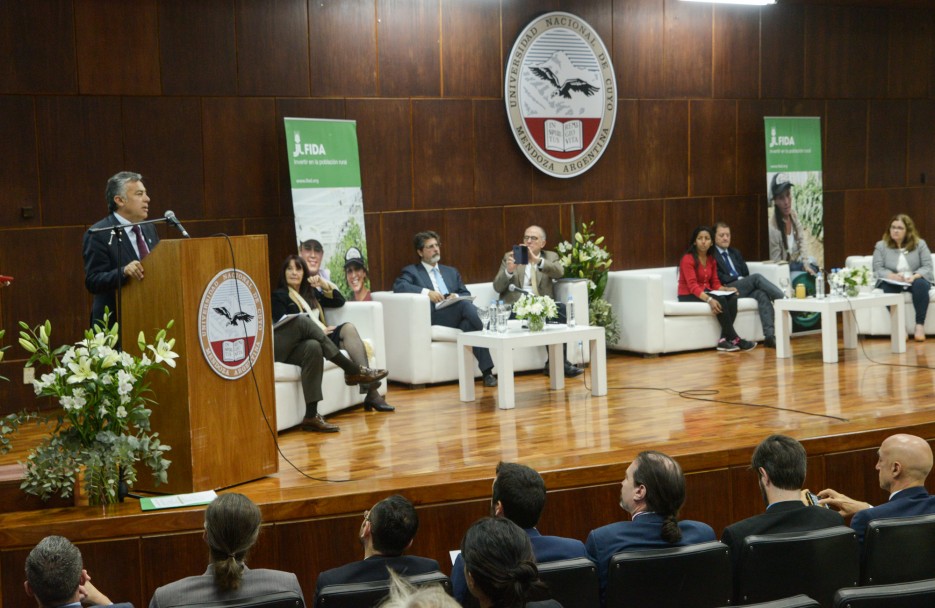 imagen Especialistas se reunieron para combatir la pobreza rural