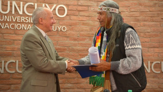 imagen  Distinguieron a líder de comunidad indígena