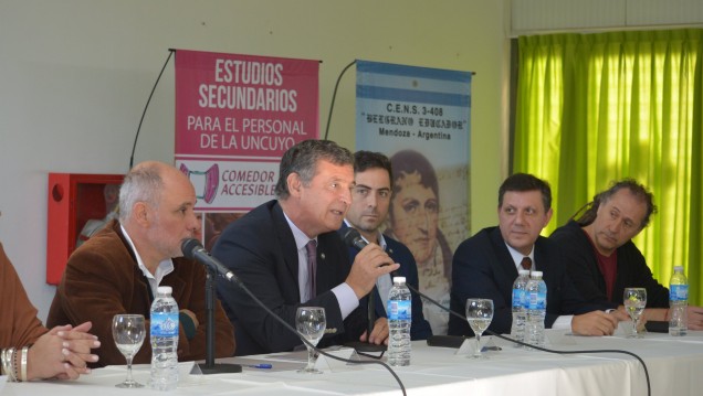 imagen Setenta y ocho trabajadores completarán el secundario