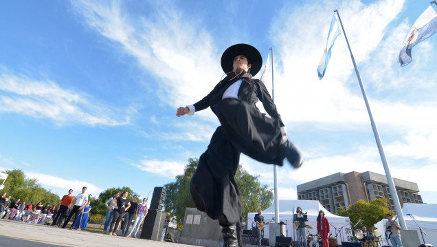 imagen La UNCUYO festejó los primeros 200 años de la patria