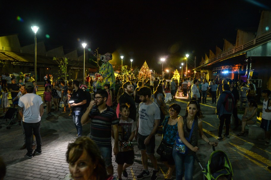 imagen Ya se puede recorrer el paseo que une las Naves Universitaria y Cultural