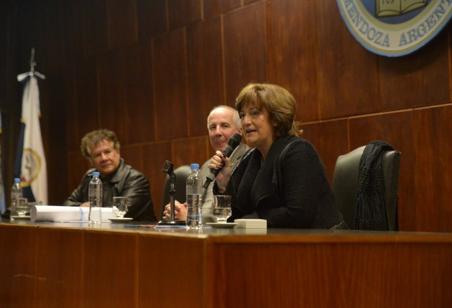 imagen Víctor Heredia, flamante Doctor Honoris Causa 