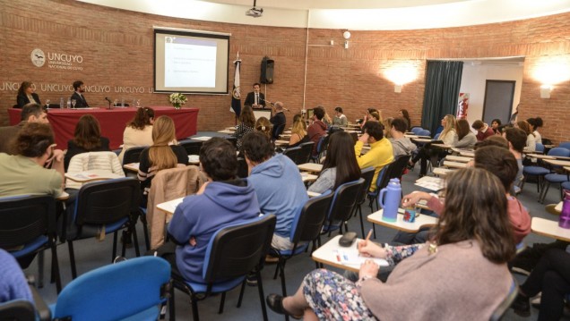 imagen Dieron a conocer las oportunidades para estudiar en Francia