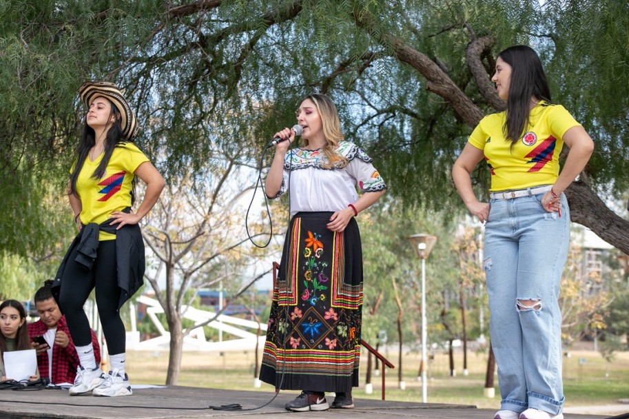 imagen Estudiantes extranjeros compartieron parte de su cultura en el Festival Internacional de la UNCUYO