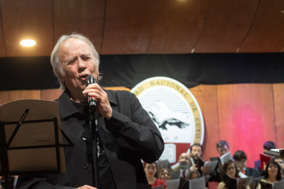 imagen Emotivo concierto homenaje a Joan Manuel Serrat en la UNCUYO 