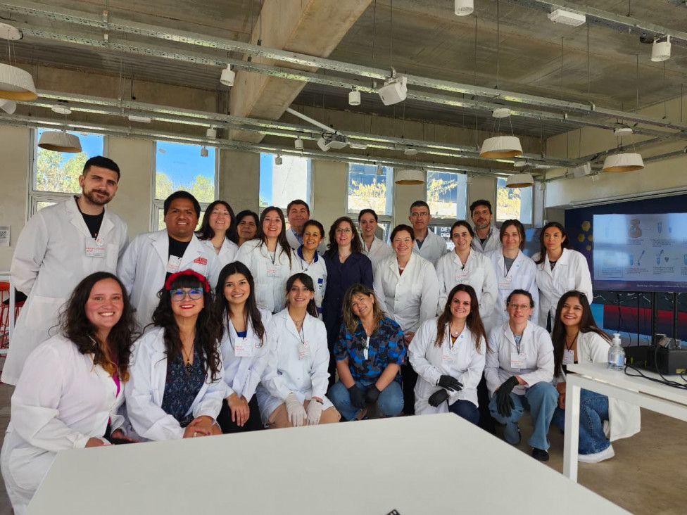 imagen De la teoría a la práctica: taller de la UNCUYO capacitó a docentes para llevar la biotecnología al aula