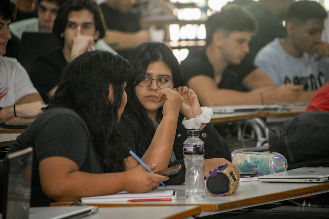 imagen Estudiantes podrán formarse para ser tutores de sus pares